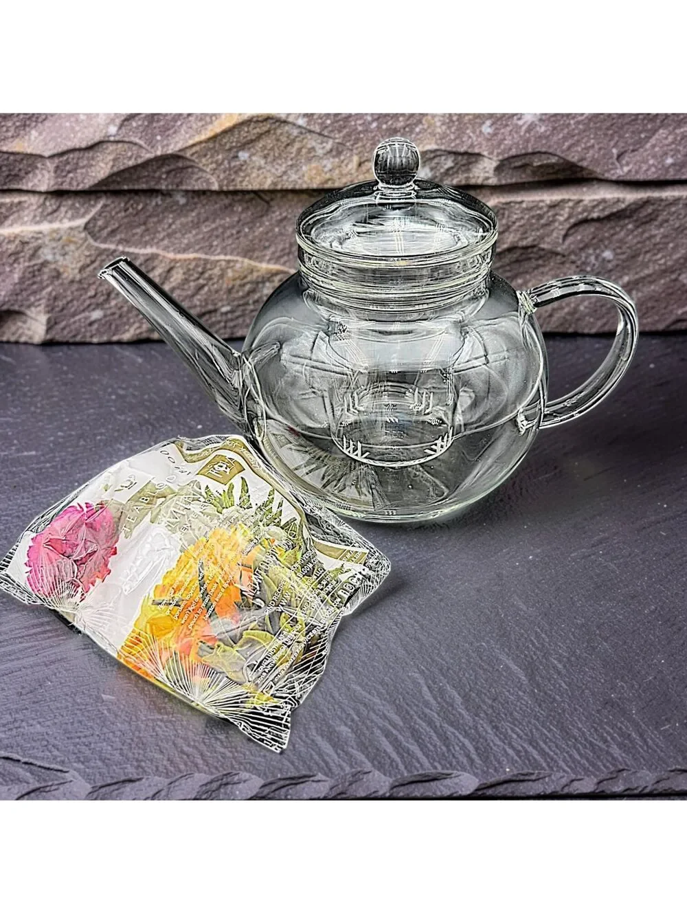 Teabloom Celebration 40 oz Glass Teapot With Infuser & Original Box